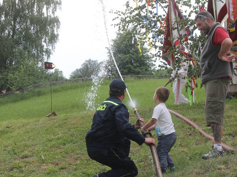 Úbislavičti hasiči slavili 120 let sboru.