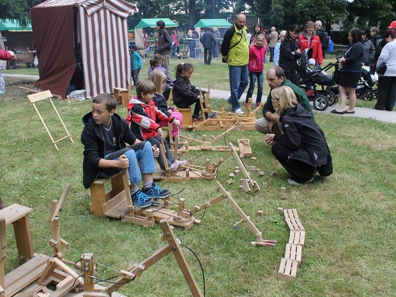 Bělohradské folklorní slavnosti Pod Zvičinou.