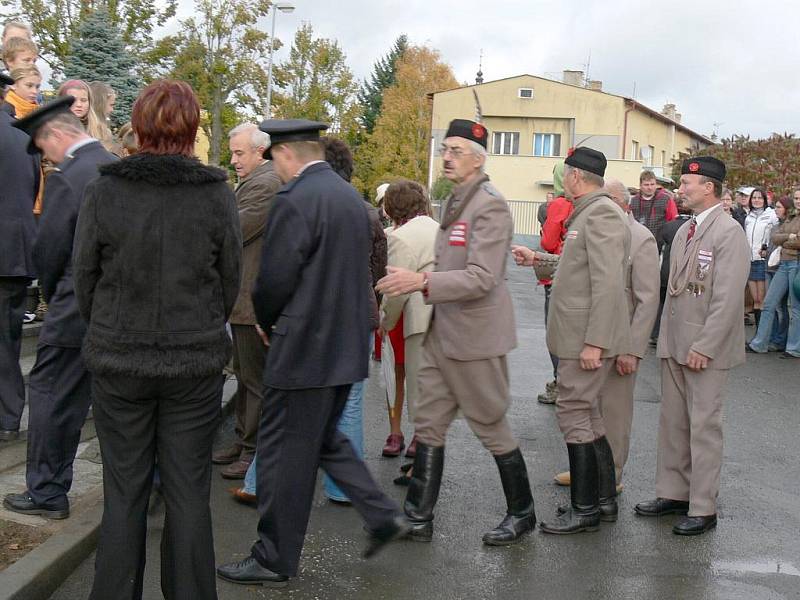 Ze slavnostního odhalení Masarykova pomníku ve Valdicích.