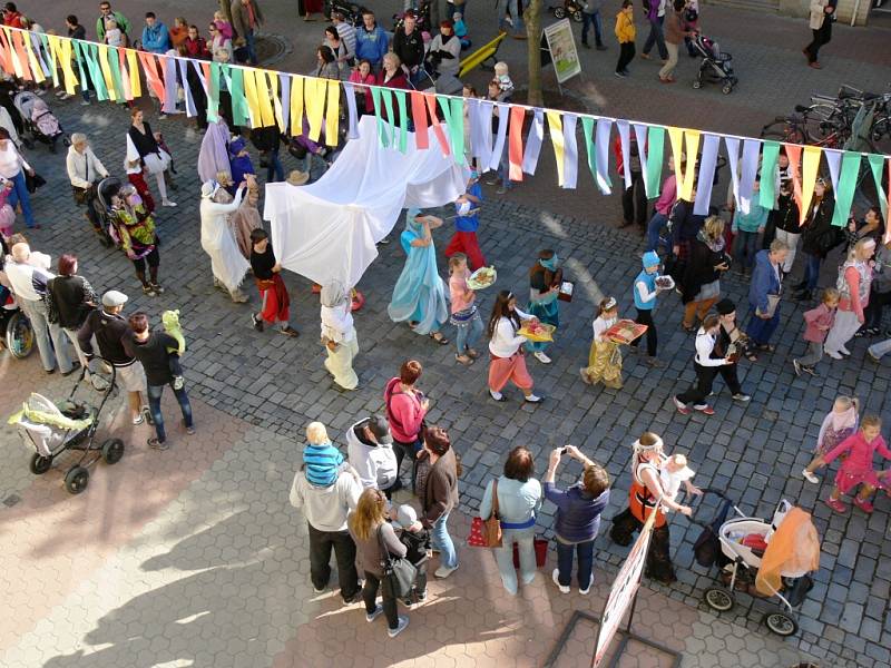 Zahajovací průvod festivalu Jičín - město pohádky.