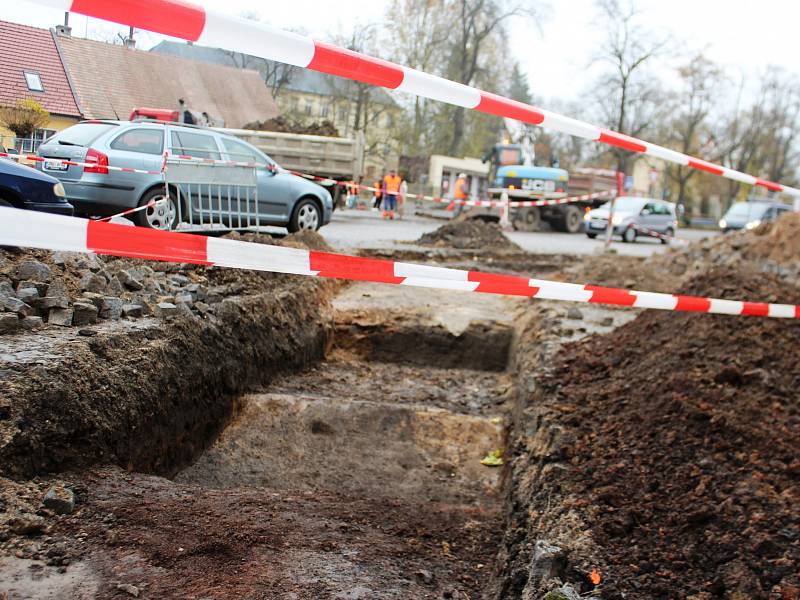 HARMONOGRAM PRACÍ se posouvá. Podobnou situaci lze očekávat i při stavební rekonstrukci druhé části vozovky.