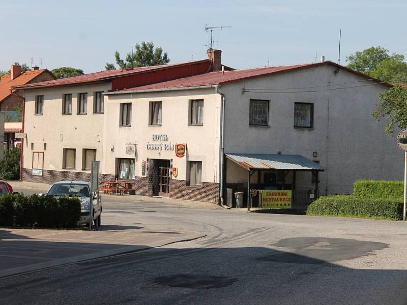 Z Libošovic: hotel Český ráj.