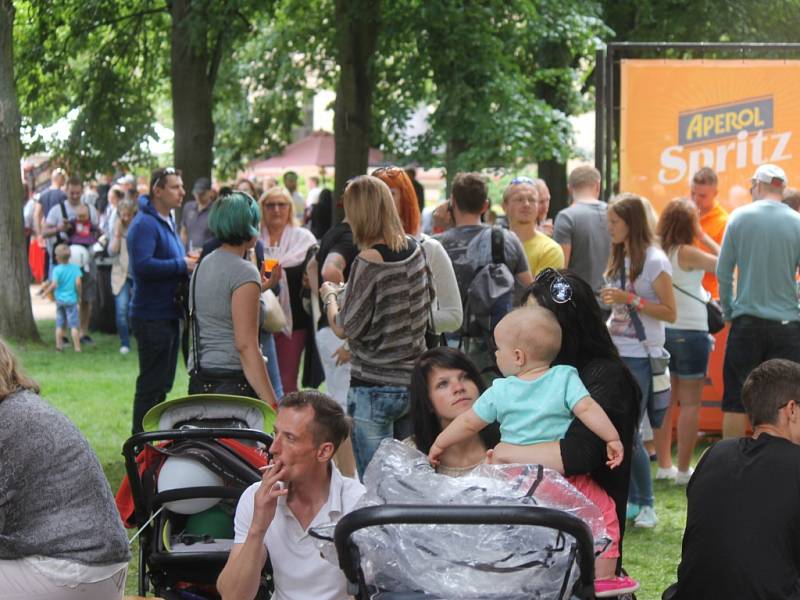 Jičínský Food festival v zámeckém parku.