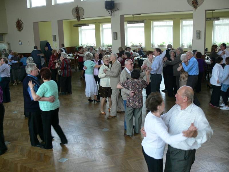 Běcharský koncert kapely Vysočanka.