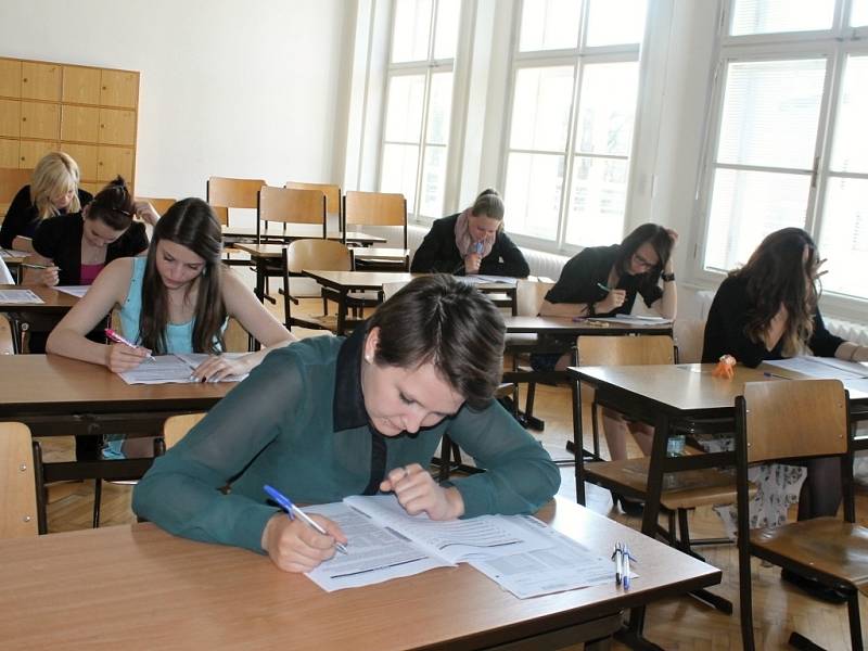 Maturitní zkoušky v jičínské MOA.