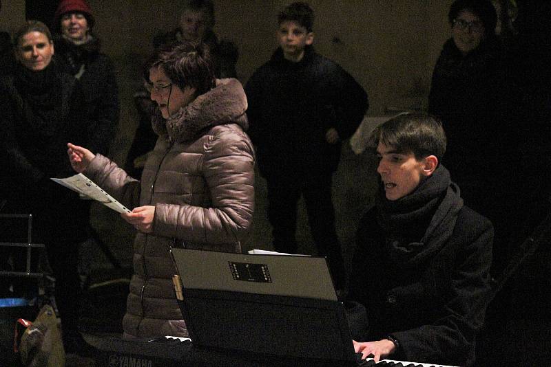 MŠ Větrov se zúčastnila letošního ročníku akce Česko zpívá koledy.