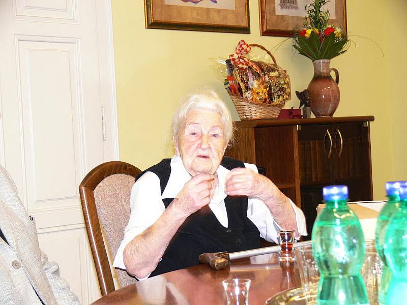 Marie Fišerová z Hořic oslavila 106. narozeniny.