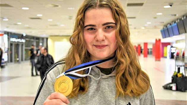Poprvé držela zbraň v ruce už v osmi letech. Ke střelbě a myslivosti ji přivedli rodiče, minulý týden se svým týme juniorek získaly zlatou medaili na ME v estonském Tallinnu.