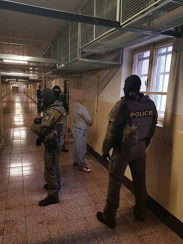 Vyšetřování ve valdické věznici v rámci operace RAJEC.