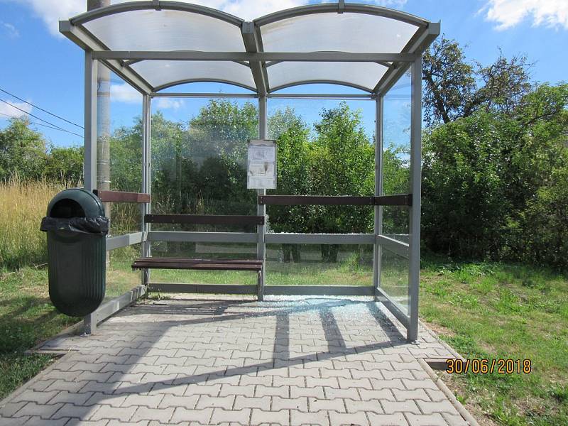 Předmětem zájmu se staly mimo jiné i autobusové zastávky.