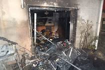 Před víkendem poničil požár rodinný dům ve Starých Smrkovicích.