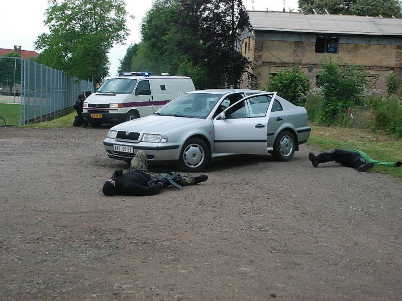 Ukázka zásahu Vězeňské služby Valdice.