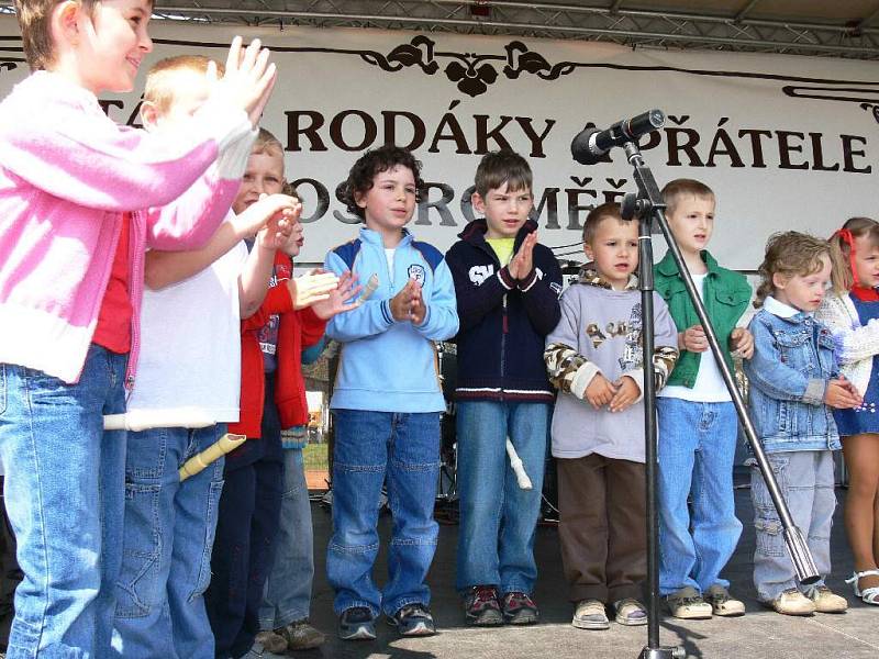 Z 5. sjezdu rodáků a přátel v Ostroměři.