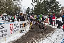 Vloni v prosinci cyklokrosaři okolo Šibeňáku zápasili s bahnem a rozbředlým sněhem. Letos se na trať vydají už 8. října.