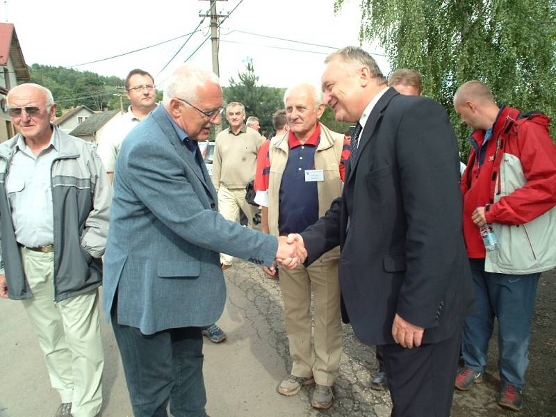 Prezident Václav Klaus návštěvou na Volejbalové Dřevěnici roku 2005.