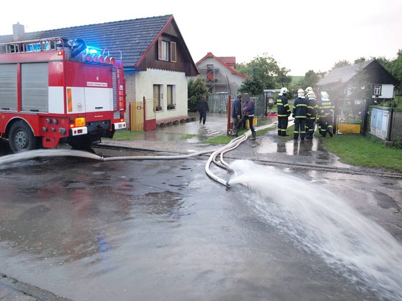 Zatopené zahrady v Praseku.