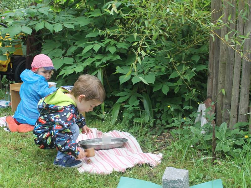 Dílničky Klubu Montessori Jičín.