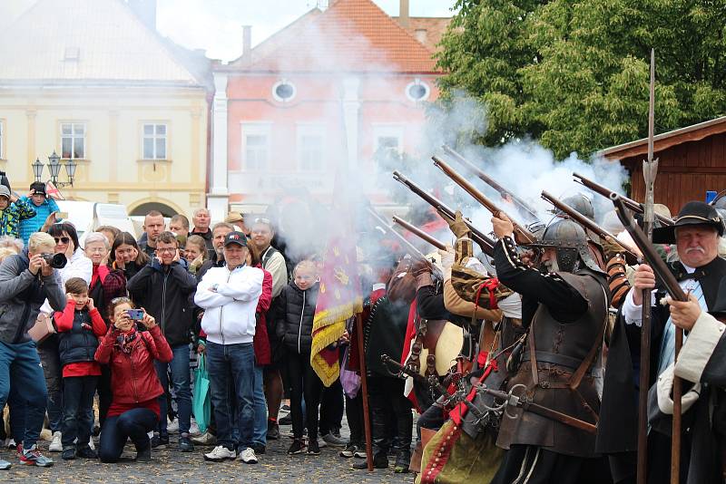 Po čtyřech letech se do Jičína vrátily Valdštejnské slavnosti.