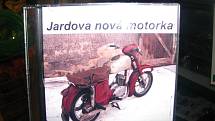 Tři historické motocykly zmizely z garáže na okraji města.