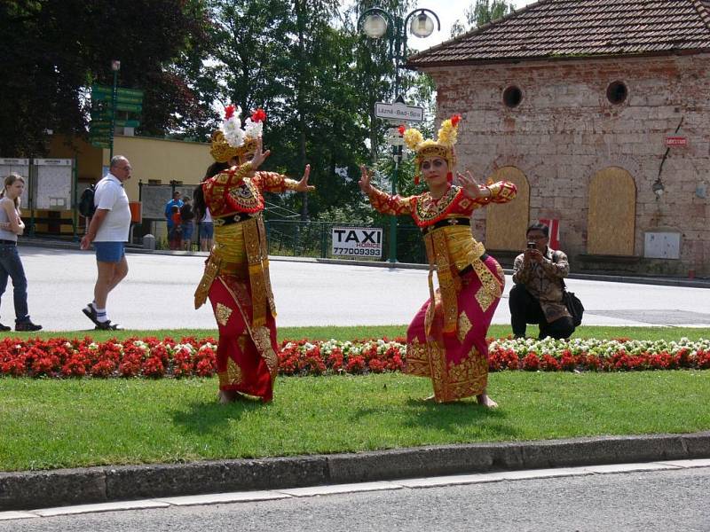 Indonéský folklor skupiny Cakrawala.