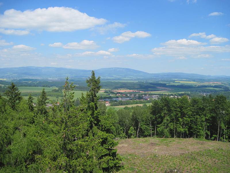 Výhledy z rozhledny Kozinec.