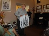 Výstava obrazů, grafik i kreseb Zdeňka Šindlara v jičínské kavárně Republika.