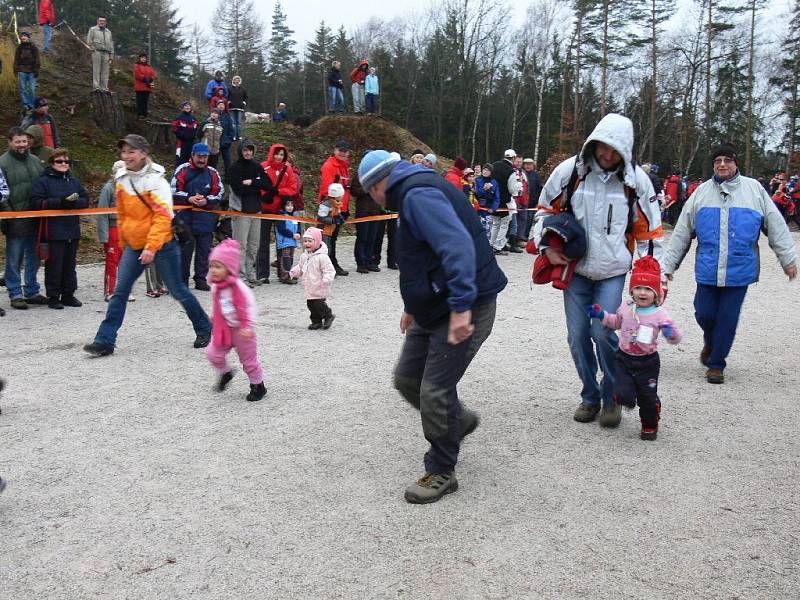 Ze zahájení 63. ročníku Mikulášského běhu na Bradech.