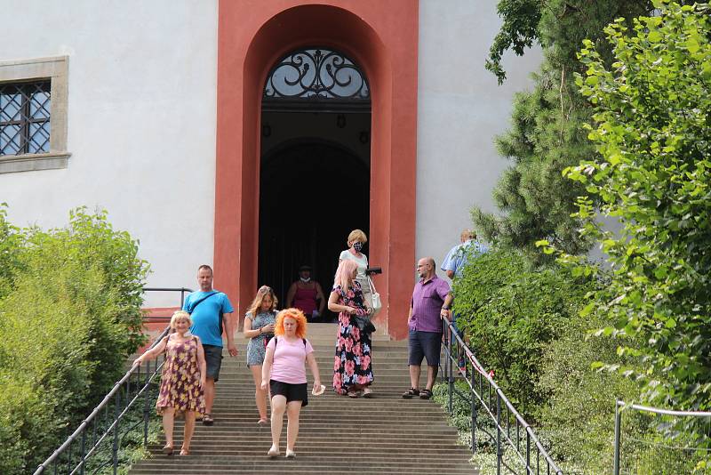 Rozsáhlá revitalizace loveckého zámku začala letos a měla by trvat až do roku 2023. Postupně dojde k opravě exteriéru, ale také vnitřních prostor zámku.