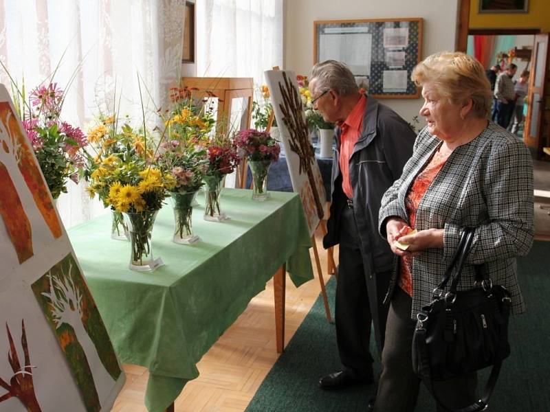 Z bělohradských slavností jablek a cibule.