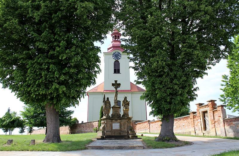 Lužany - První písemná zmínka o obci pochází z roku 1052.