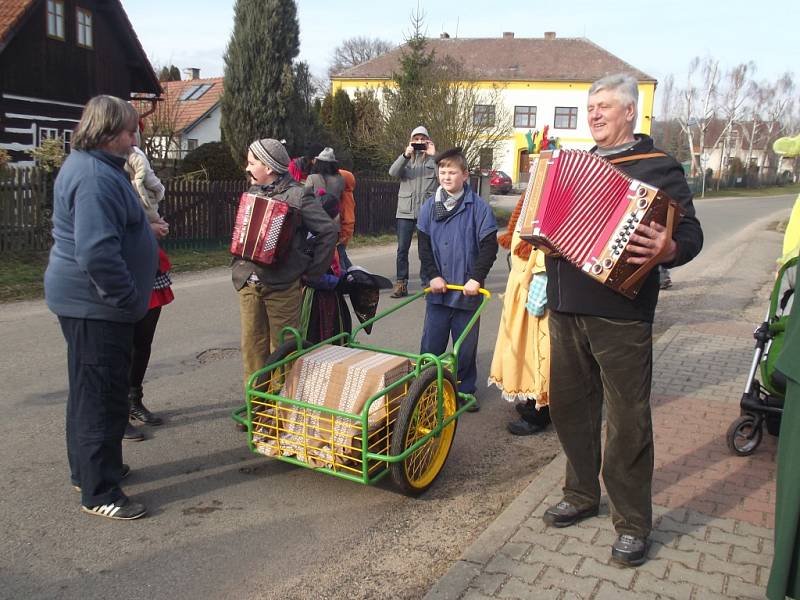 Masopustní oslavy v Ostružně.