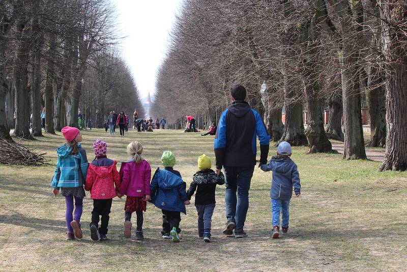 Přestože byl letošní ročník kvůli opatrnosti lehce osekán, podle organizátorů vyrazilo na dálkový pochod Českým rájem osm tisíc platících účastníků. Podle odhadů byl ale celkový počet lidí na trasách téměř dvakrát takový.