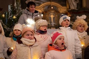 Vánoční písně a koledy rozezněly kostel sv. Petra a Pavla v Konecchlumí.