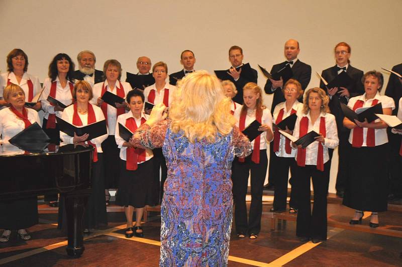 Koncert sboru Foerster v jičínském Porotním sále.