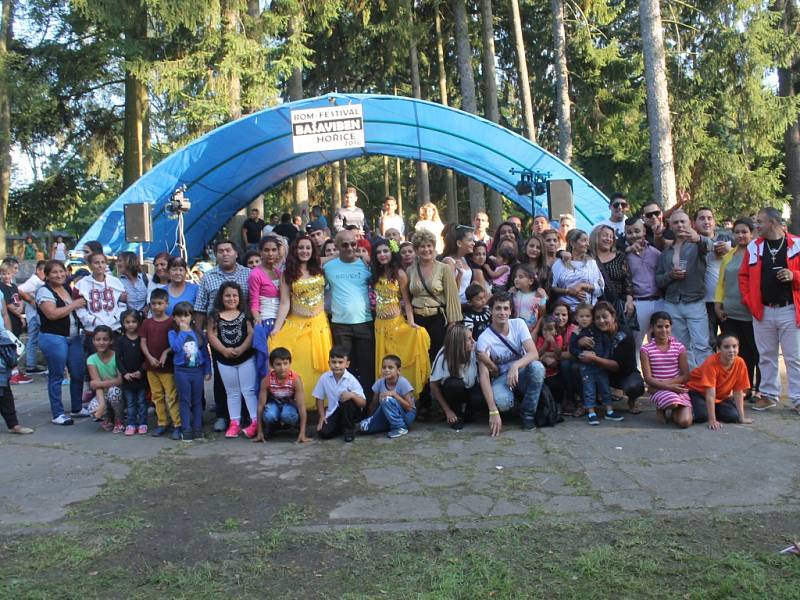 Romský festival Bašaviben v Hořicích.