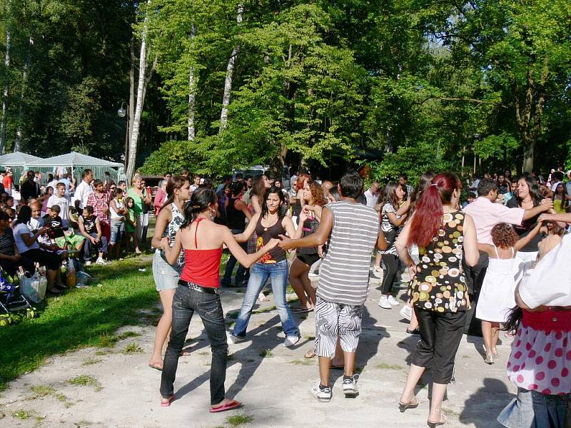 Z romského festivalu Bašaviben 2009 v Hořicích.