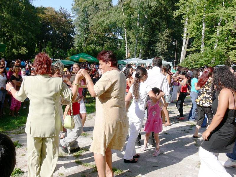 Z romského festivalu Bašaviben 2009 v Hořicích.