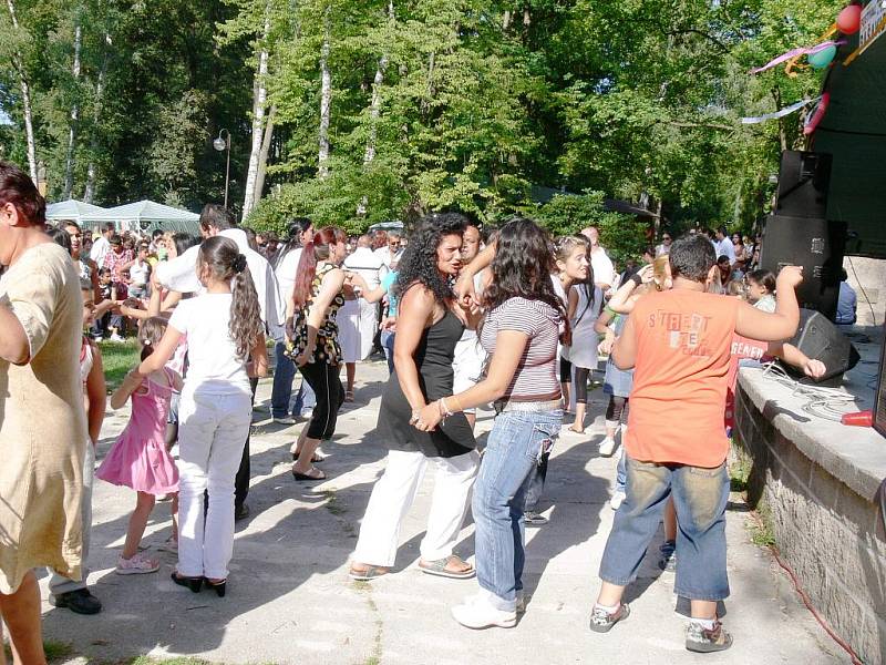 Z romského festivalu Bašaviben 2009 v Hořicích.