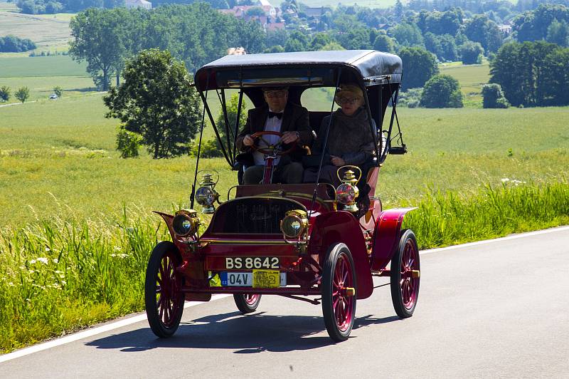 V Jičíně se o víkendu uskutečnila tradiční akce Loukotě a řemeny pro majitele strojů vyrobených do roku 1918.