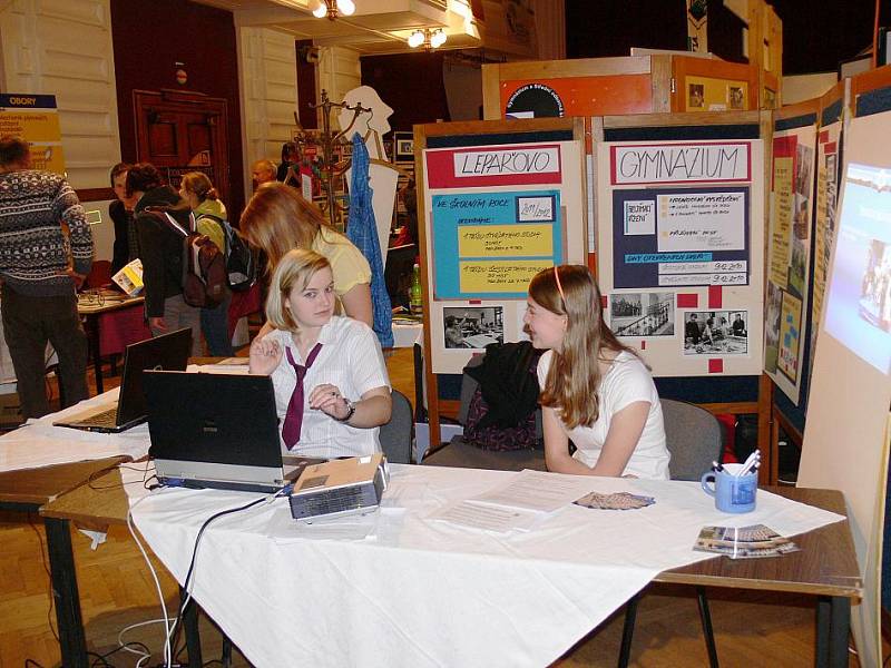 Prezentace škol v jičínském kulturním domě Student 2010.