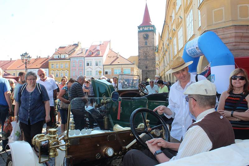 Loukotě a řemeny v Jičíně zakončí dnešní vyjížďka do Sobotky.