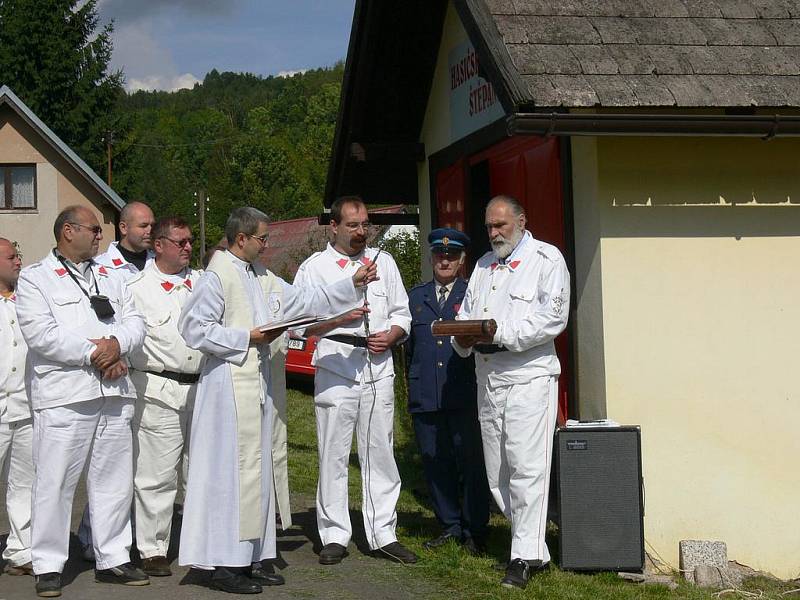 Ve Štěpanicích vysvětili zvoničku.