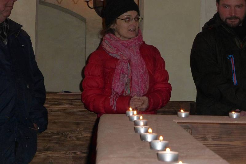 V lednu roku 1943 nastoupilo do transportu směr Terezín 88 jičínských židovských občanů. Společnost Baševi pozvala do synagogy lidi na vzpomínku.