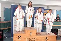 Na nejvyšším stupni jičínská Vitaliia Shepa.