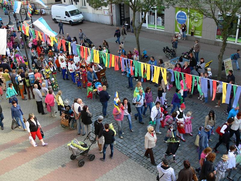 Zahajovací průvod festivalu Jičín - město pohádky.