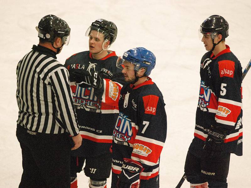 Krajská hokejová liga Liberecka: Lomnice - Jičín.