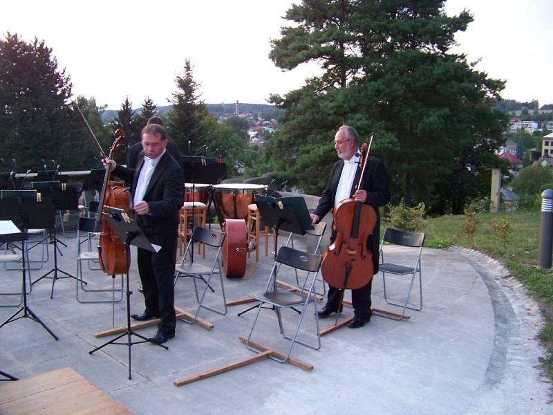 Zahrála Komorní filharmonie Pardubice.