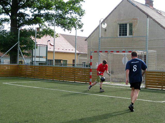 Fotbal hořických radních s klubem Pohoda.