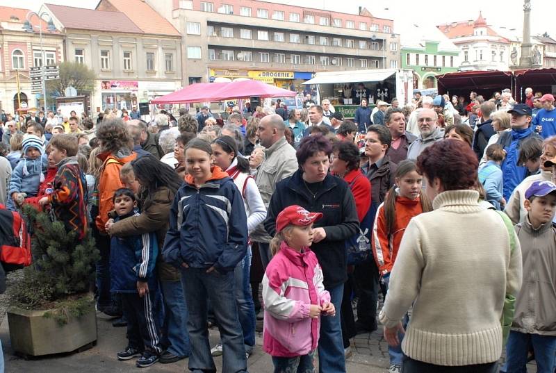 Manželé Klausovi na návštěvě Hořic roku 2007.