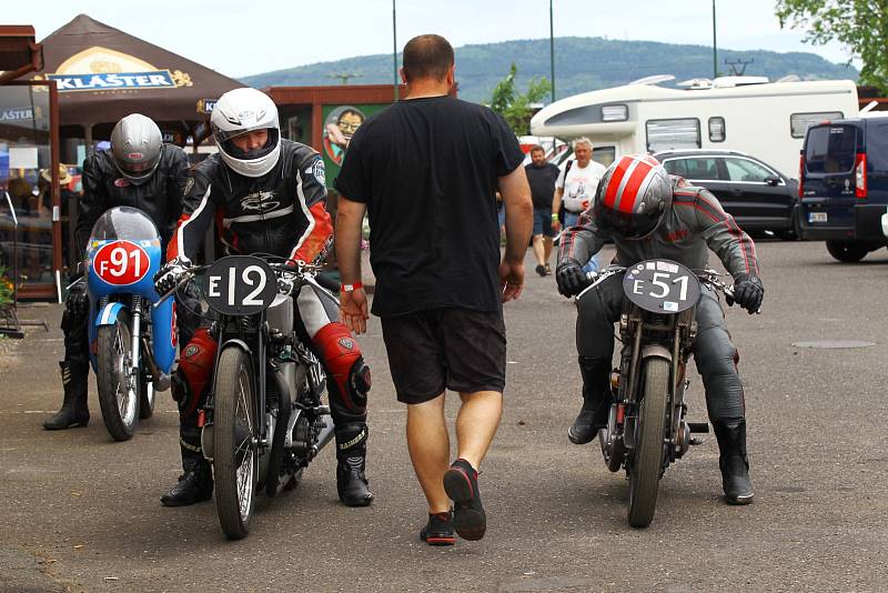 Motocyklové závody se v Jičíně konaly již po sedmdesáté.